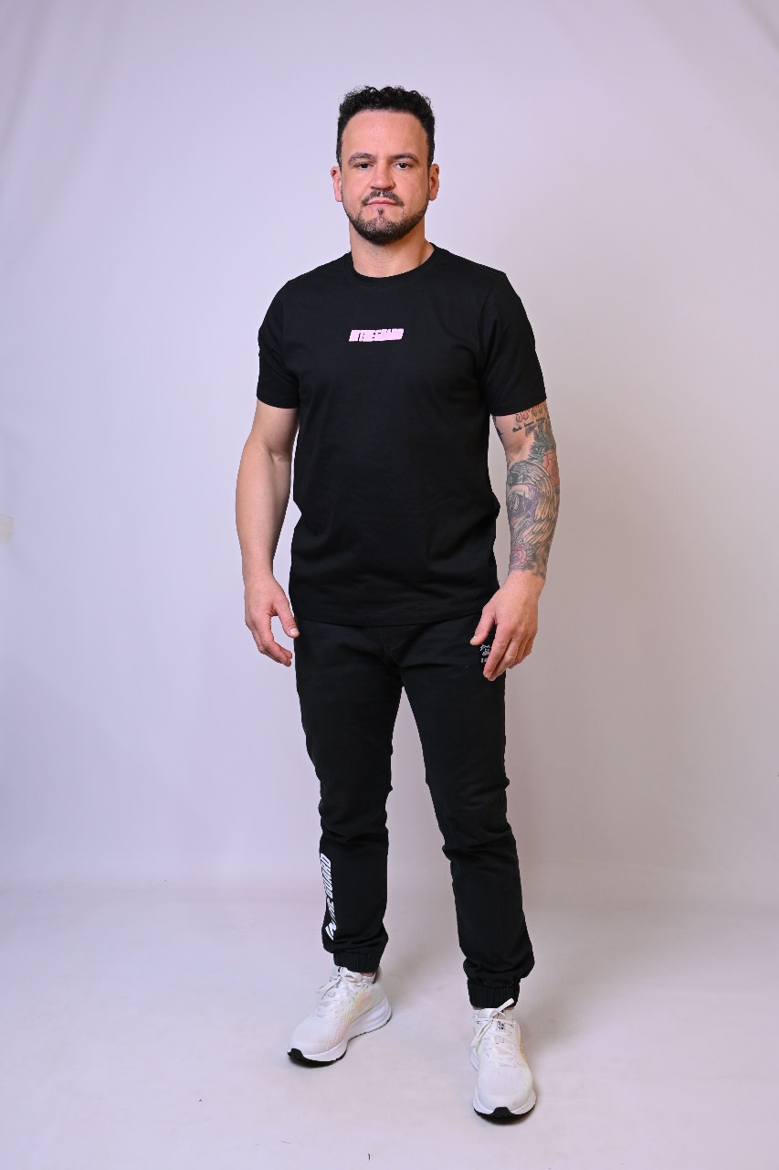 Camiseta Masculina Triangulo