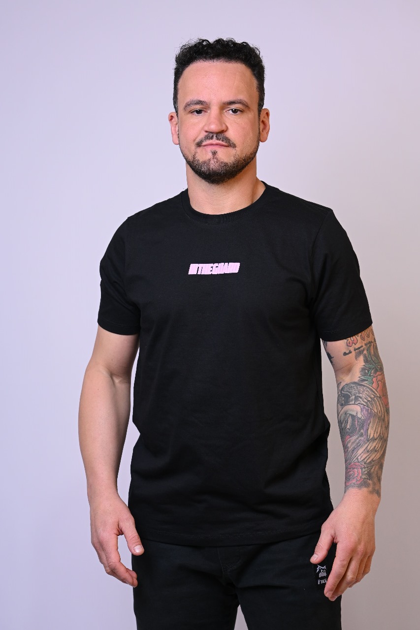 Camiseta Masculina Triangulo
