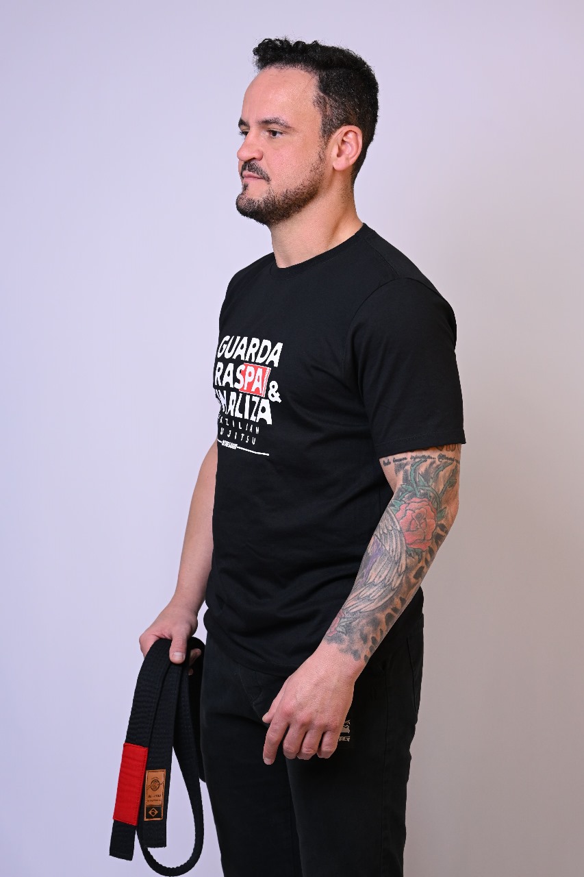 Camiseta Masculina Guarda Raspa e Finaliza