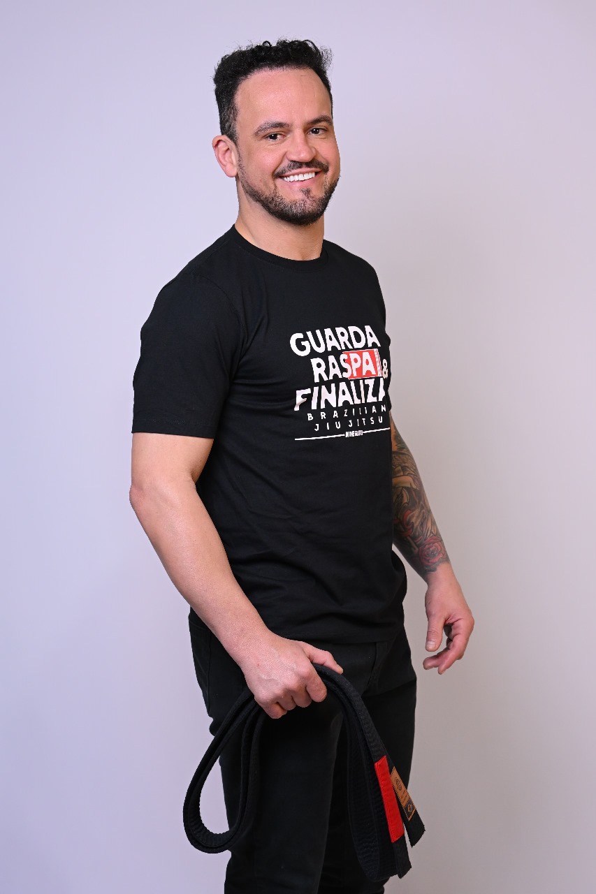 Camiseta Masculina Guarda Raspa e Finaliza