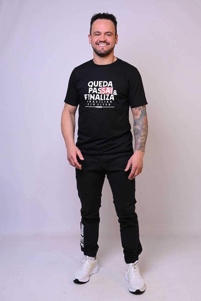 Camiseta Masculina Queda Passa e Finaliza