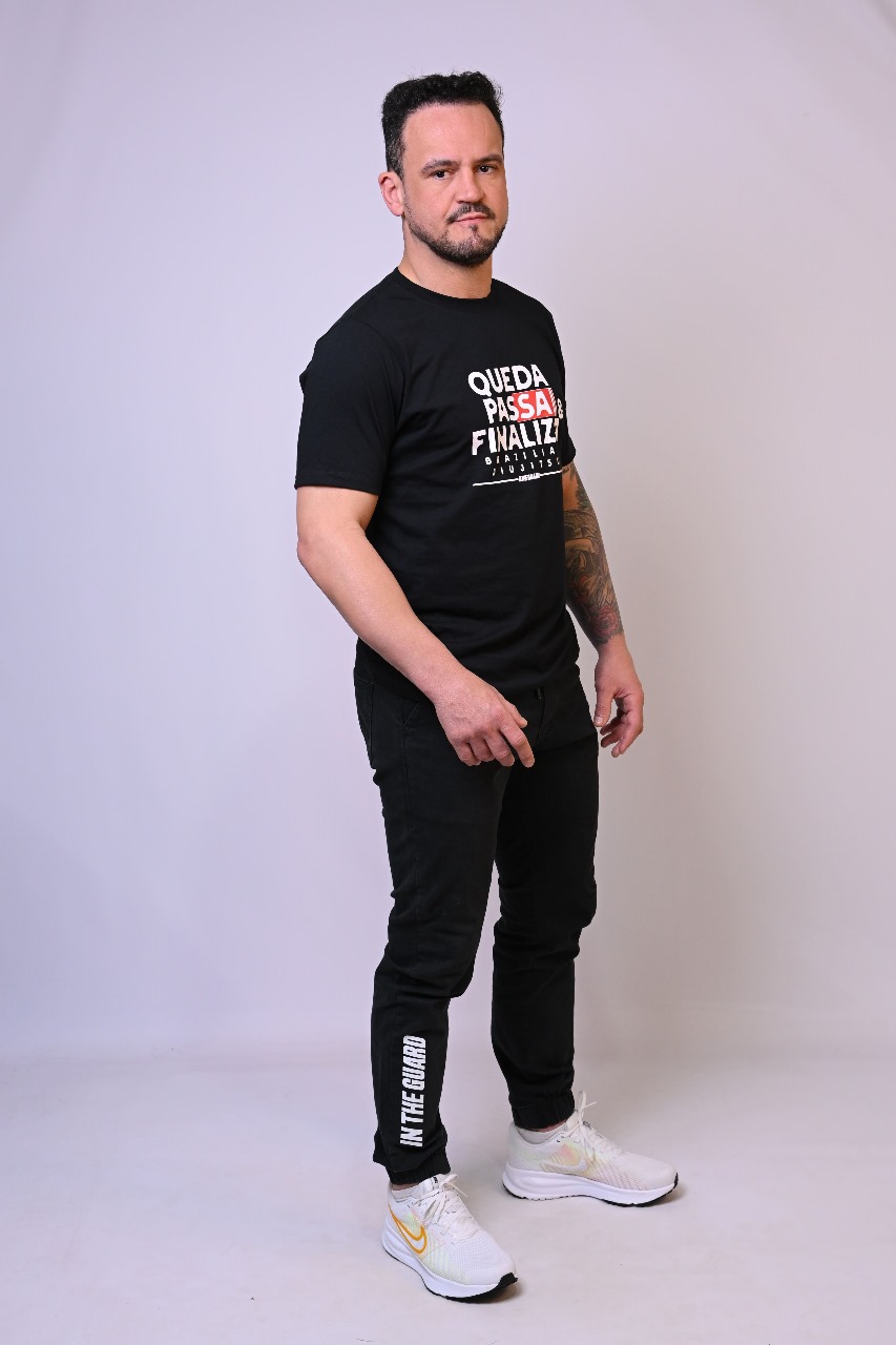 Camiseta Masculina Queda Passa e Finaliza