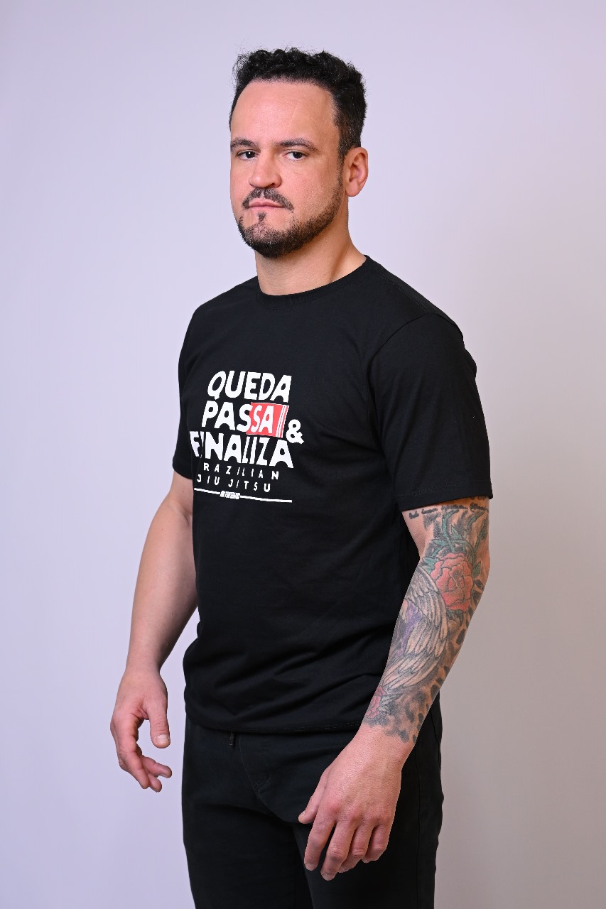 Camiseta Masculina Queda Passa e Finaliza